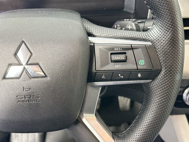Used 2023 Mitsubishi Outlander SEL AWD/4WD image 22