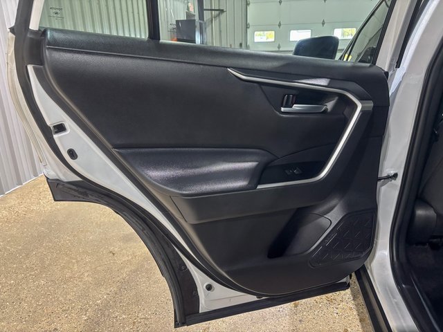 Used 2023 Toyota RAV4 SE image 24