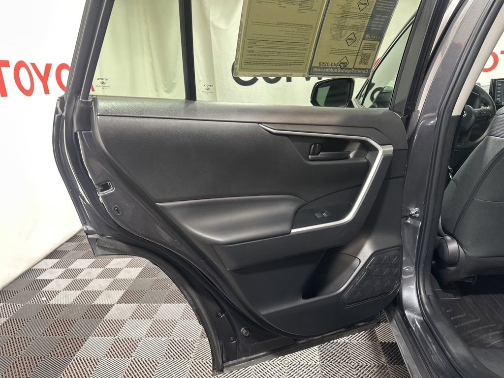 Used 2022 Toyota RAV4 LE image 18