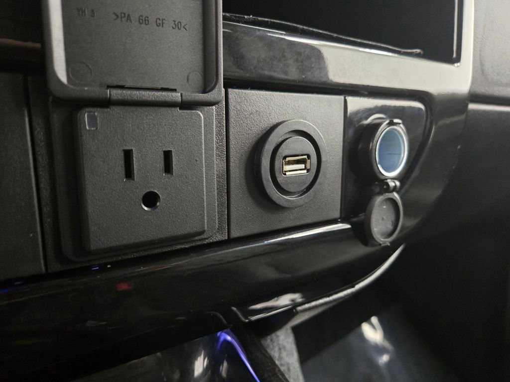 Used 2023 GMC Savana 2500 image 28