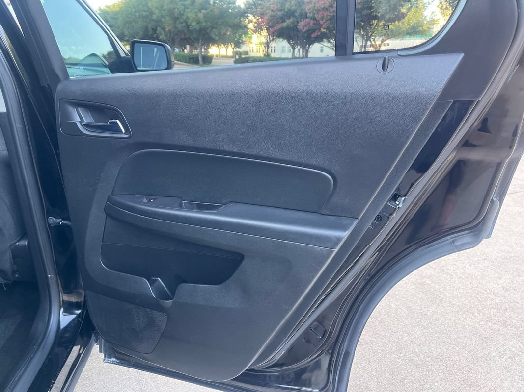 Used 2017 Chevrolet Equinox LT FWD image 17