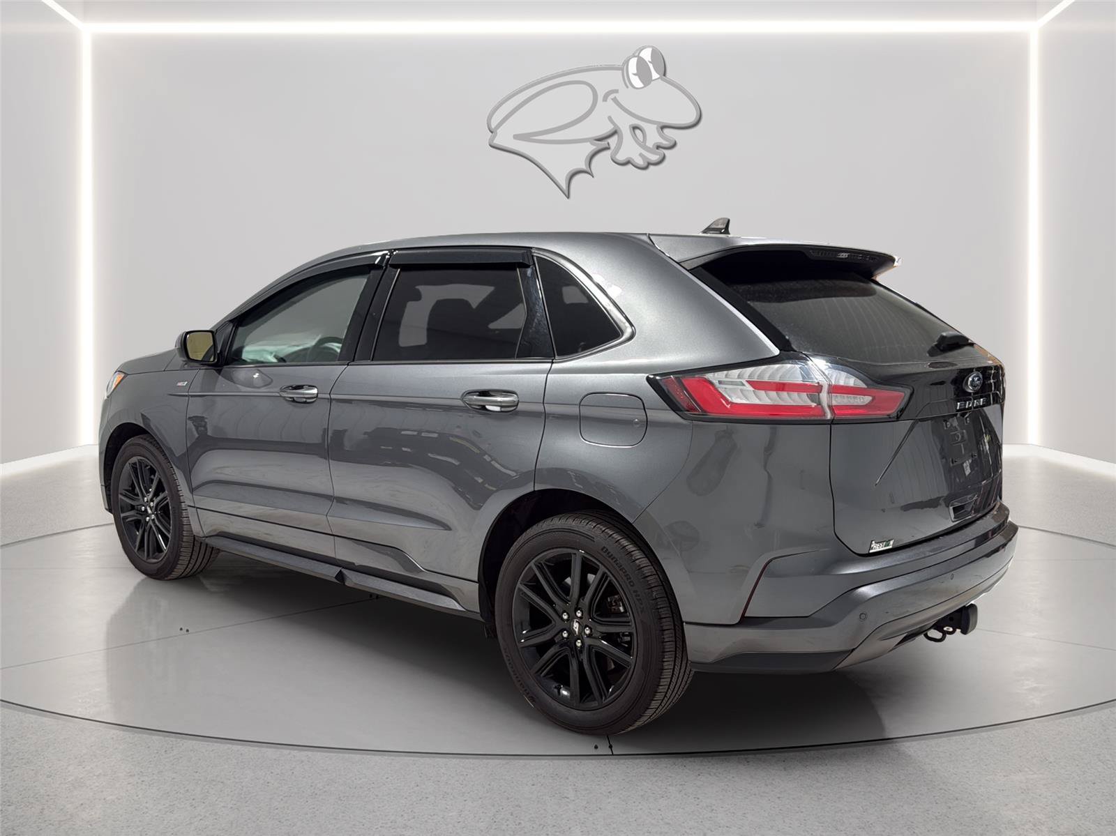 Used 2022 Ford Edge ST-Line w/ Class II Trailer Tow Package AWD/4WD image 3