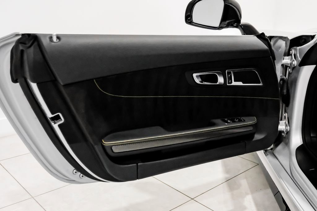 Used 2018 Mercedes-Benz AMG GT R image 32