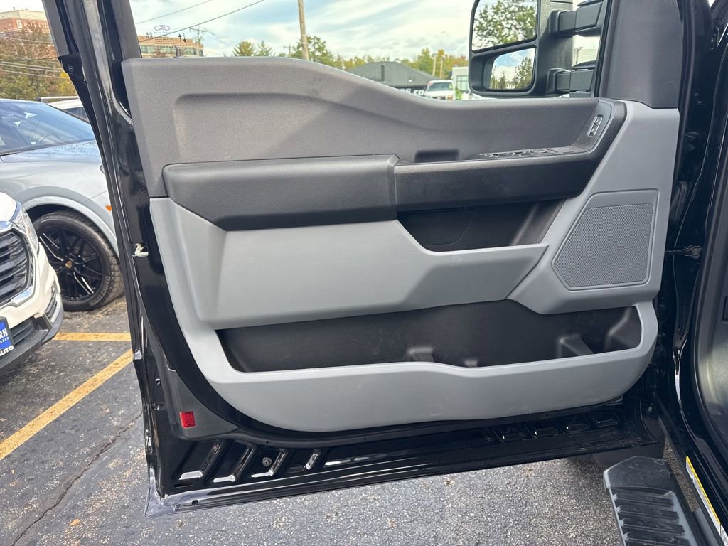 New 2026 Ford F450 XL w/ XL Chrome Package image 9