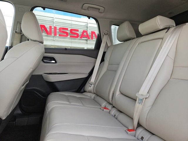 Used 2021 Nissan Rogue SL w/ Premium Package image 14