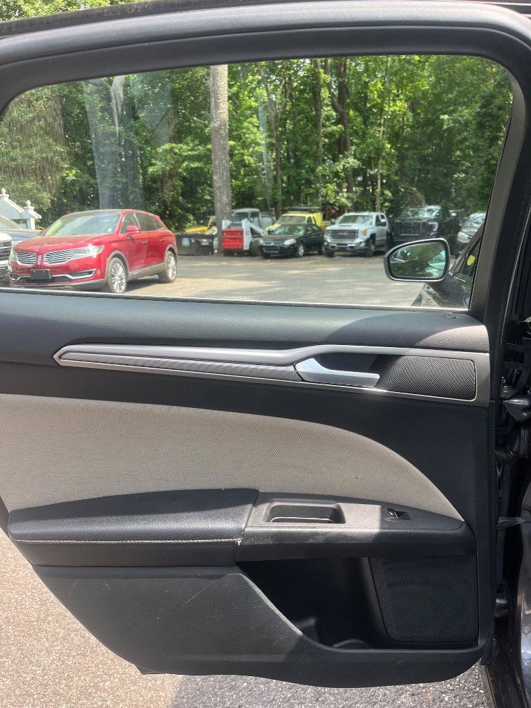 Used 2017 Ford Fusion S FWD image 18
