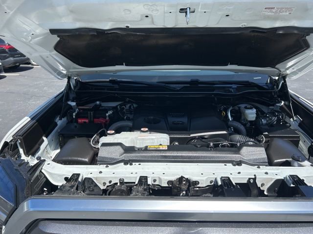 Used 2025 Toyota Tundra Limited w/ Power Package AWD/4WD image 15