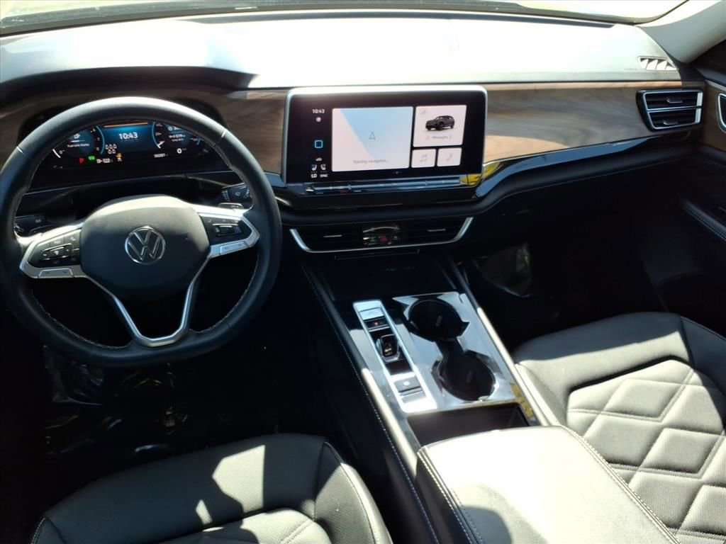 Used 2025 Volkswagen Atlas SE FWD image 24