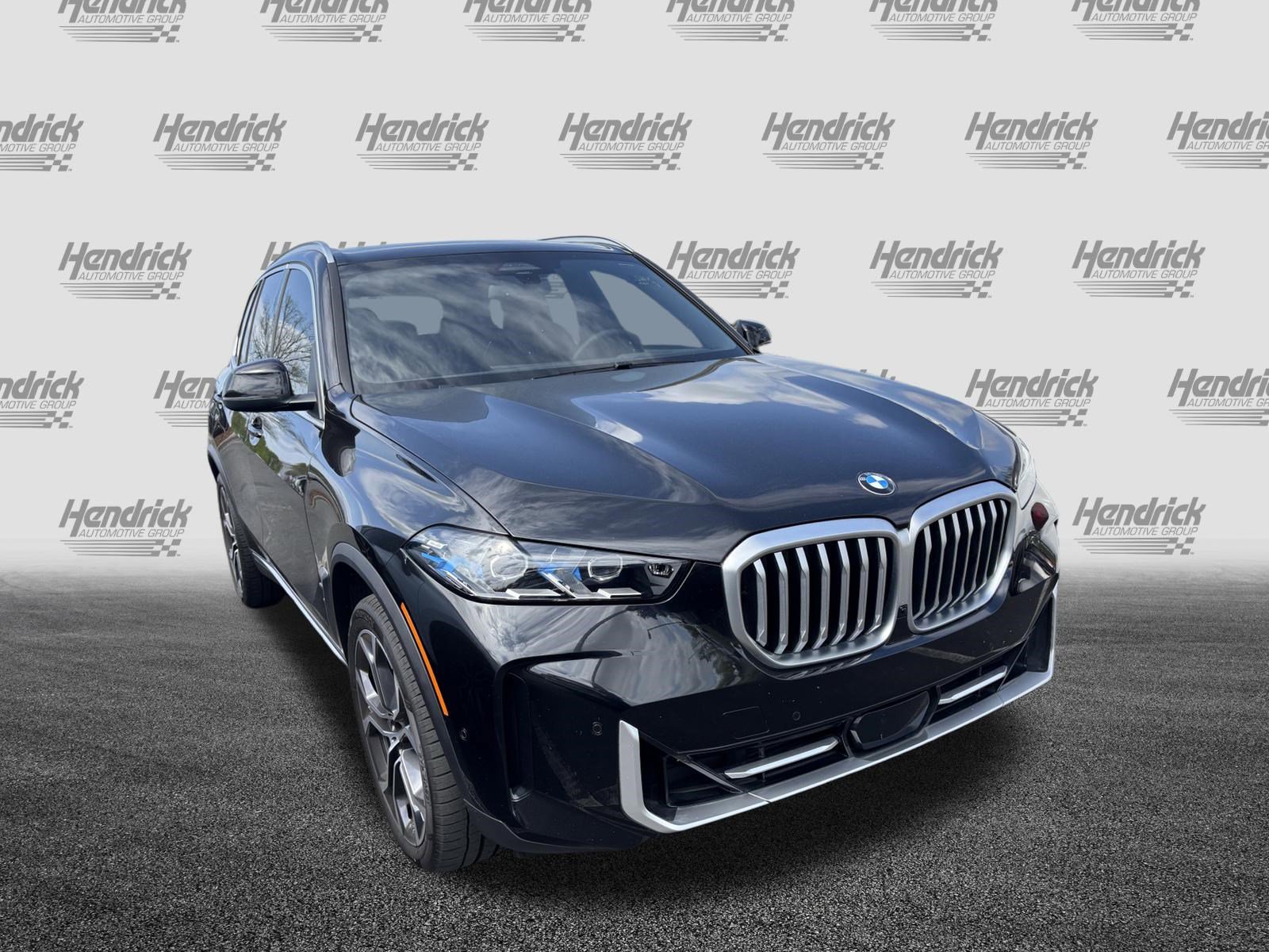 Certified 2024 BMW X5 sDrive40i w/ Premium Package image 2
