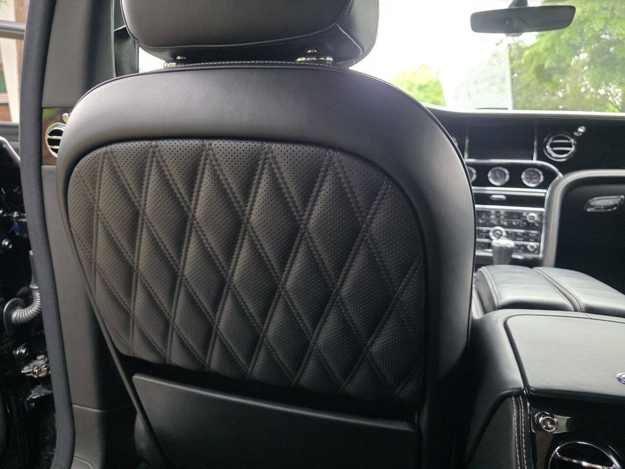 Used 2017 Bentley Mulsanne RWD image 95