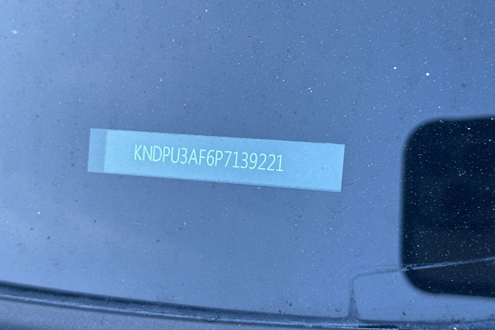 Used 2023 Kia Sportage LX image 7