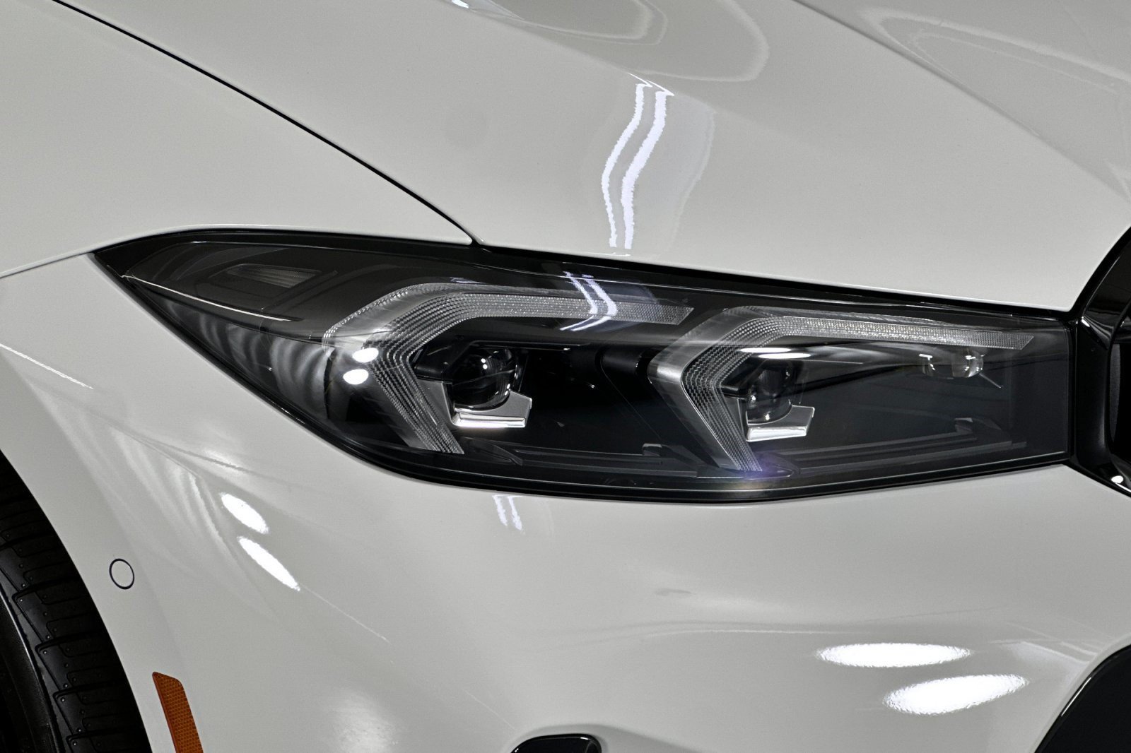 New 2026 BMW 330i Sedan w/ M Sport Package RWD image 12