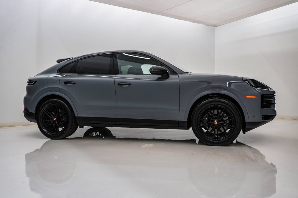 Certified 2026 Porsche Cayenne Coupe AWD/4WD image 9