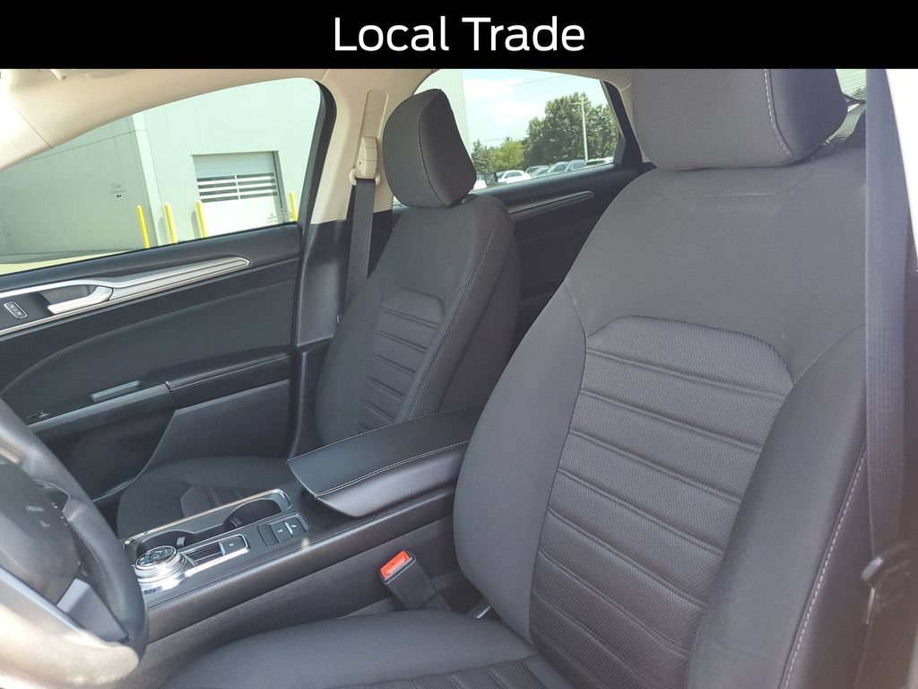 Used 2020 Ford Fusion SE FWD image 6