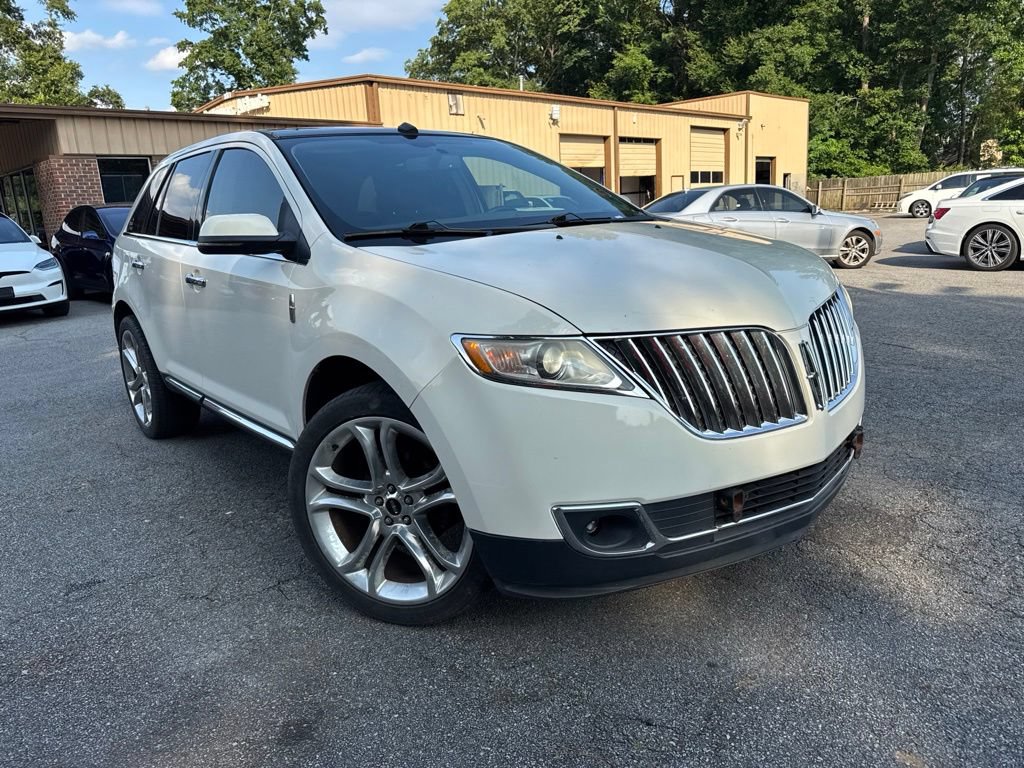 Used 2013 Lincoln MKX FWD image 4