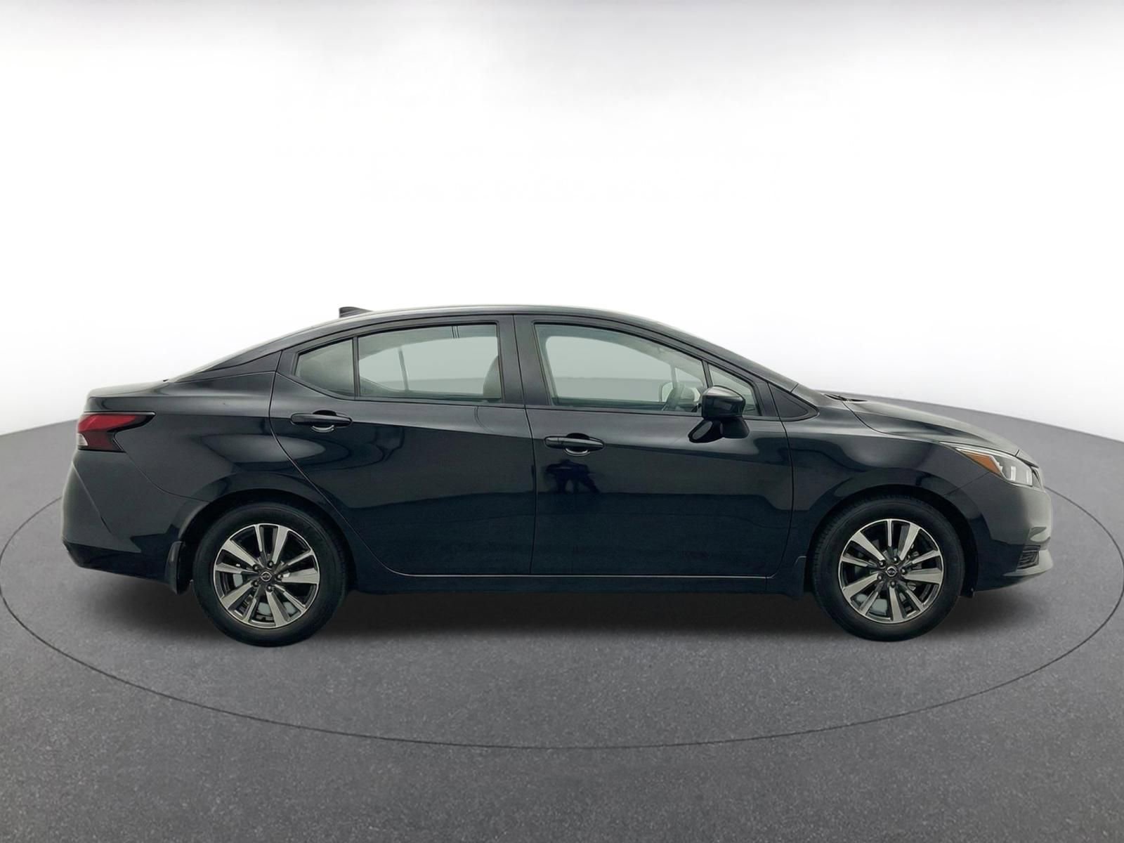 Used 2025 Nissan Versa SV FWD image 10