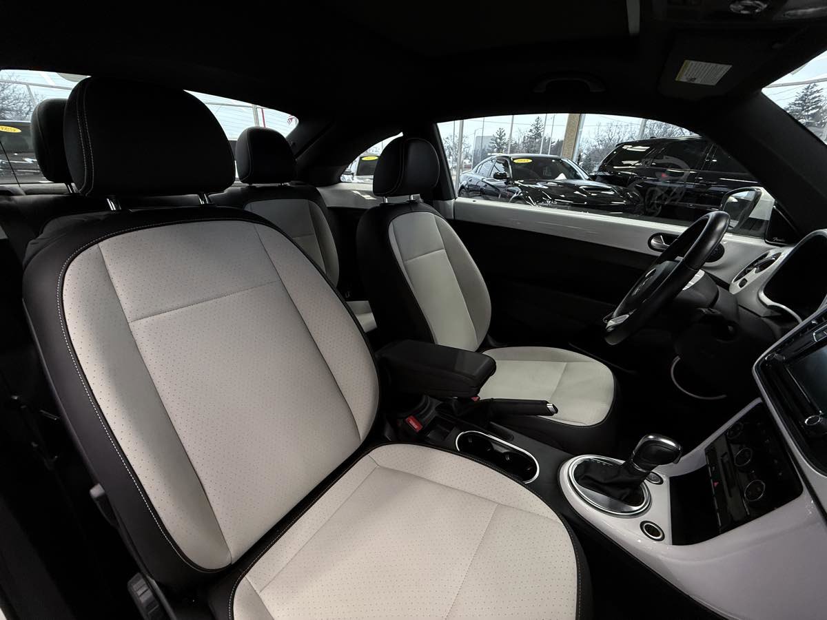 Used 2018 Volkswagen Beetle 2.0T SE image 31