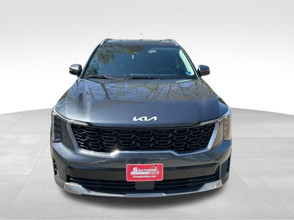 Used 2024 Kia Sorento S image 9