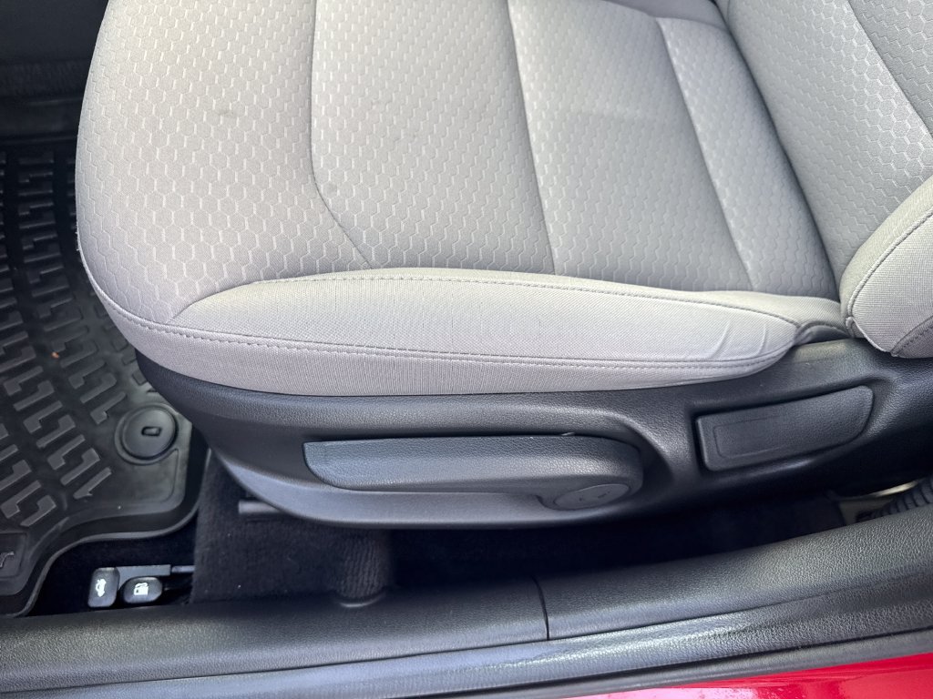 Used 2020 Hyundai Elantra Value Edition w/ Cargo Package (C1) FWD image 10