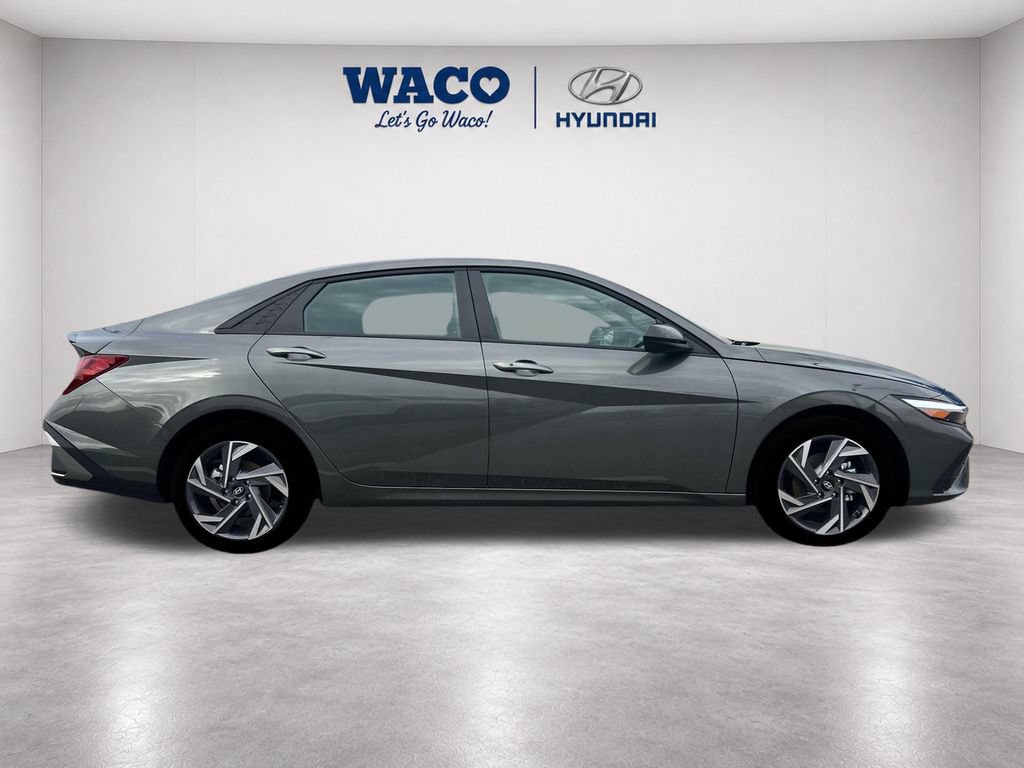 Used 2025 Hyundai Elantra Sport FWD image 14