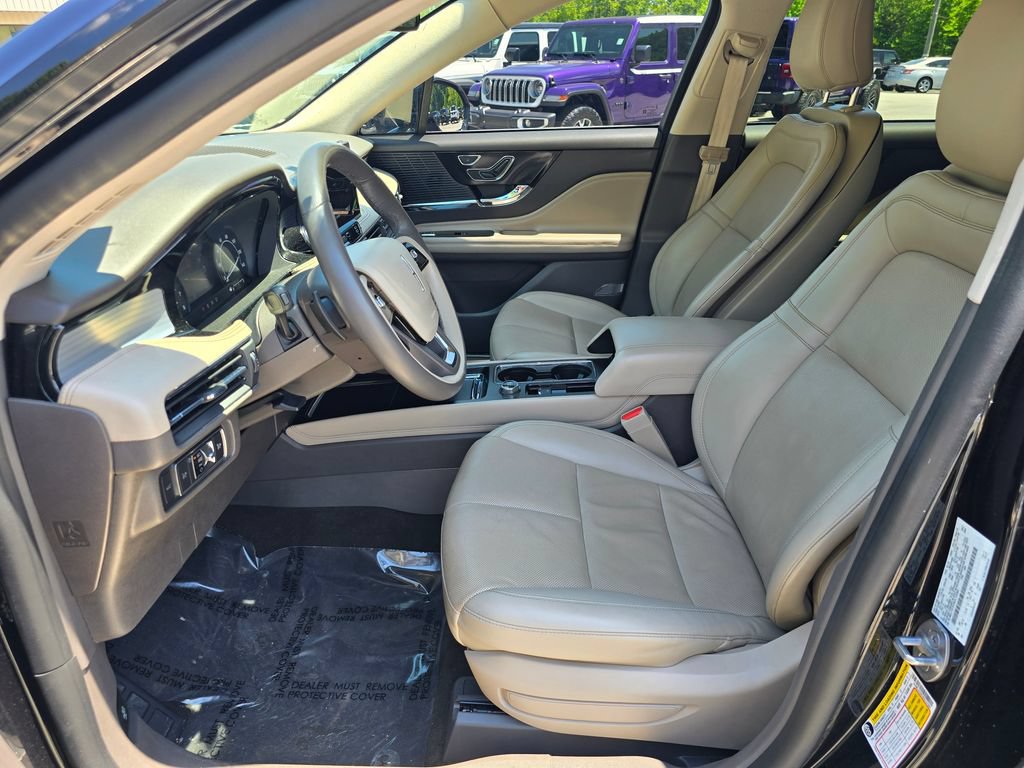 Used 2022 Lincoln Corsair FWD w/ Premium Package image 4