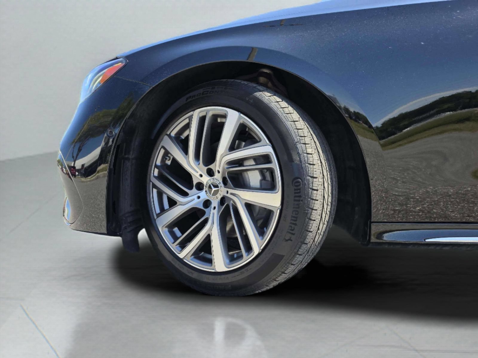 Used 2025 Mercedes-Benz E 350 4MATIC Sedan image 40