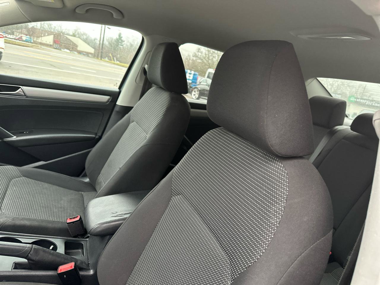 Used 2017 Volkswagen Passat 1.8T S image 11