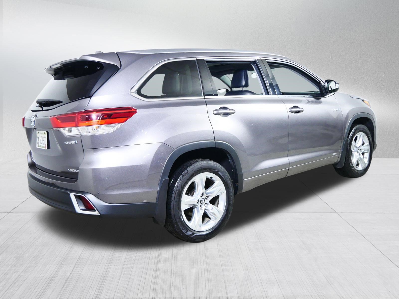 Used 2017 Toyota Highlander Limited AWD/4WD image 7