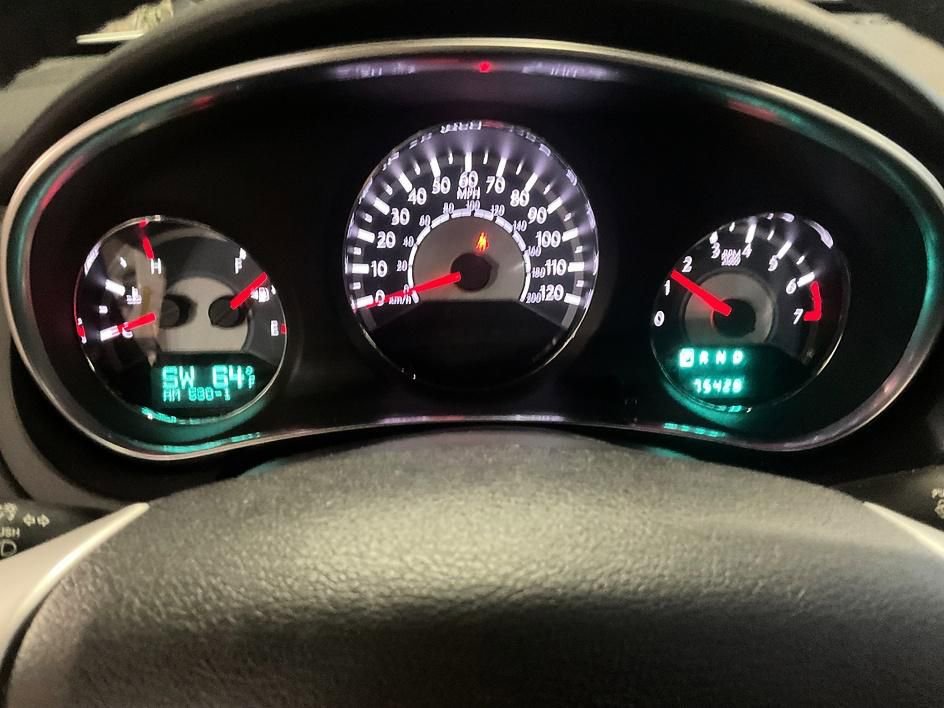 Used 2011 Chrysler 200 Limited FWD image 6