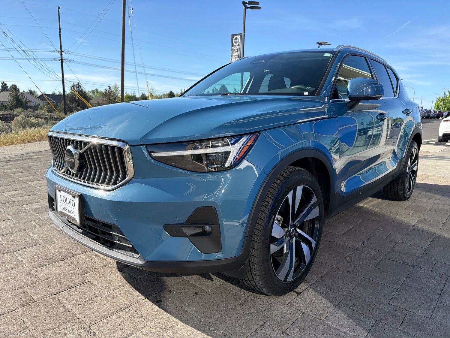 Used 2023 Volvo XC40 B5 Ultimate w/ Protection Package Premier AWD/4WD image 4