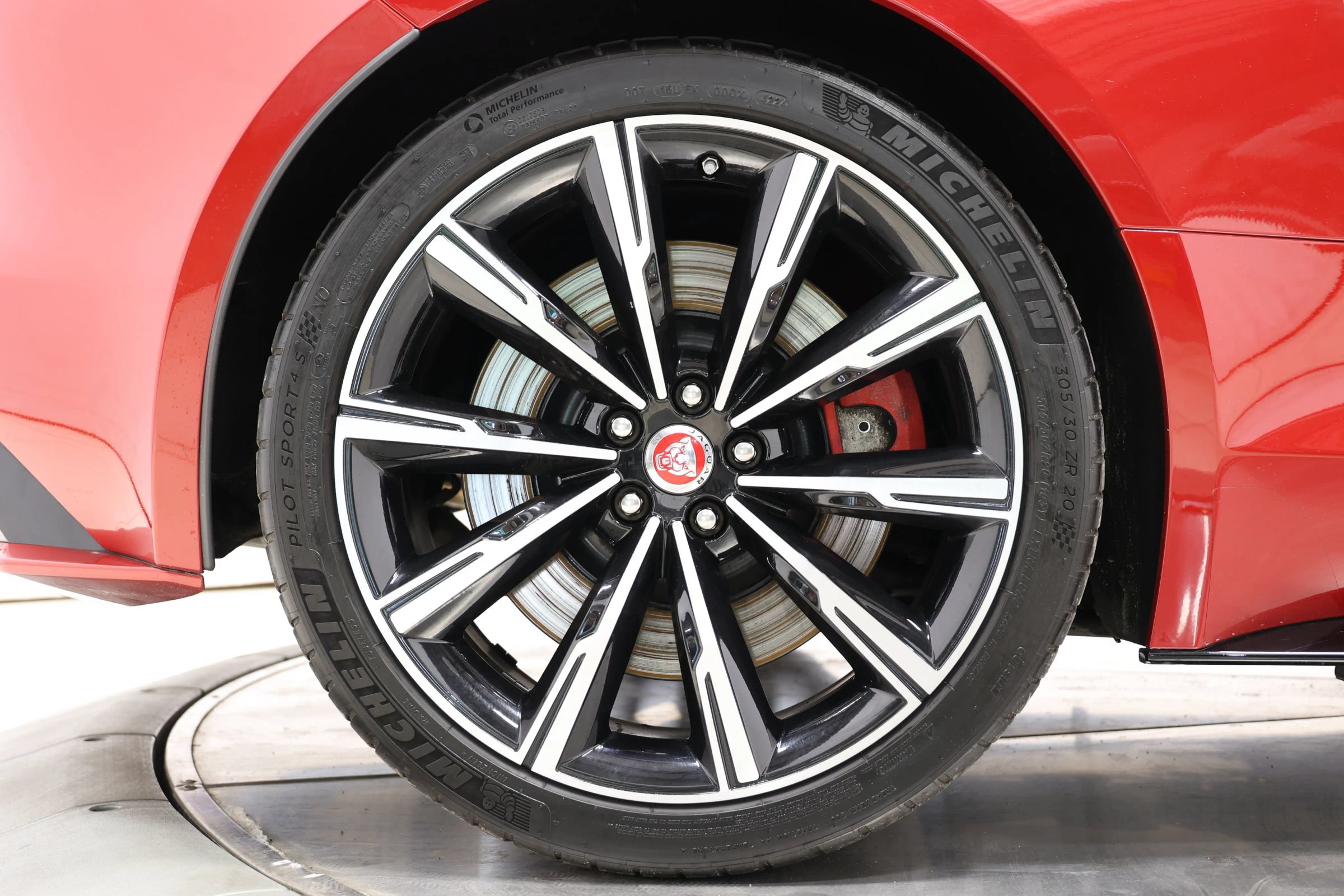 Used 2021 Jaguar F-TYPE R AWD/4WD image 91