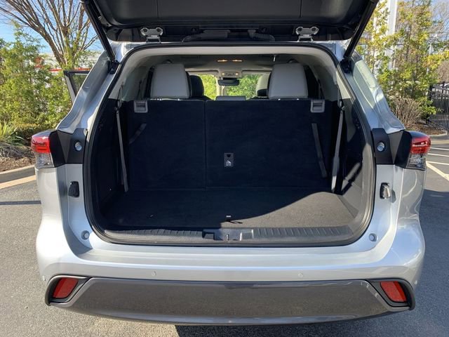 Used 2023 Toyota Highlander Limited image 35