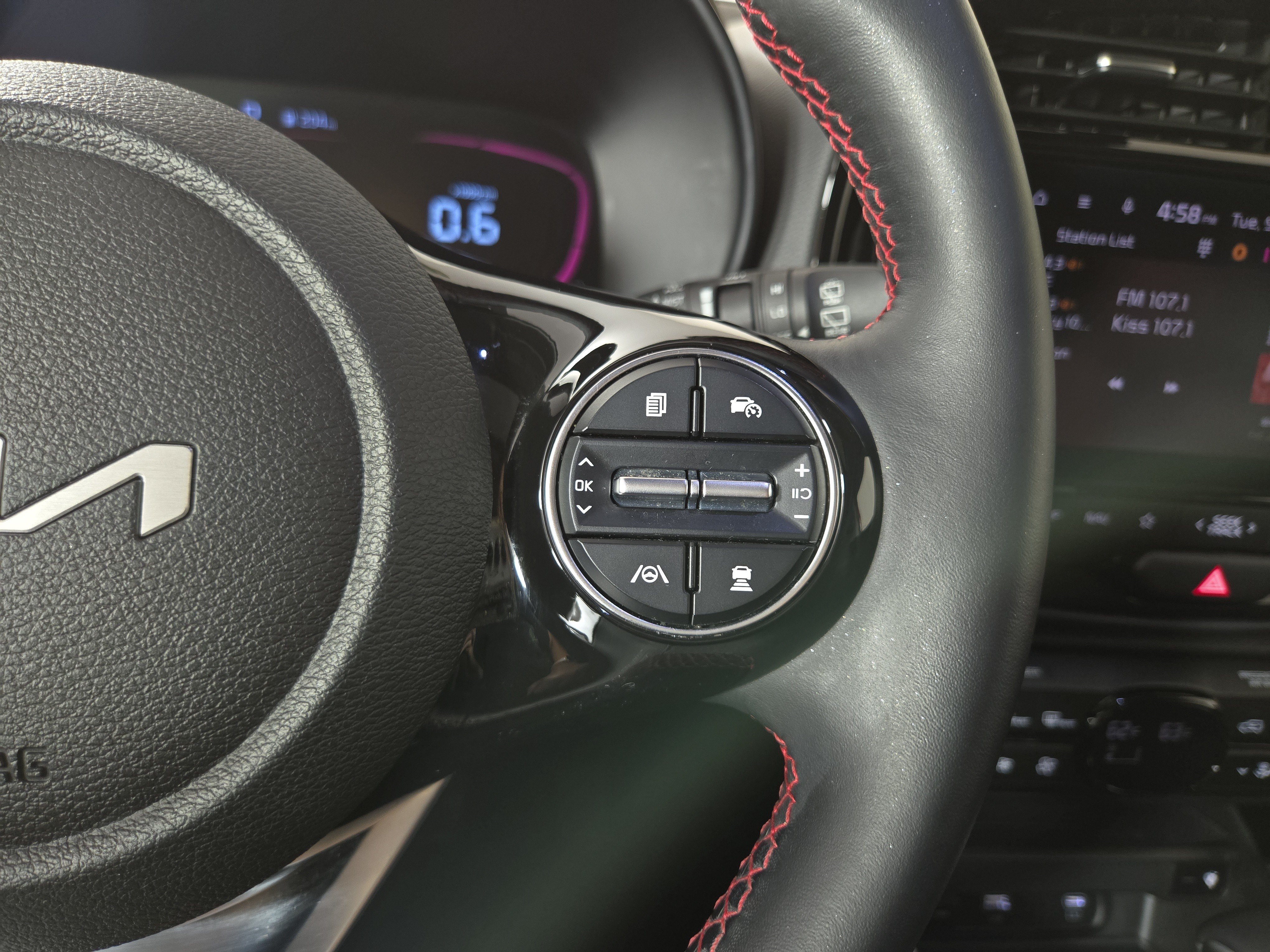Used 2025 Kia Soul GT-Line w/ GT-Line Technology Package FWD image 15