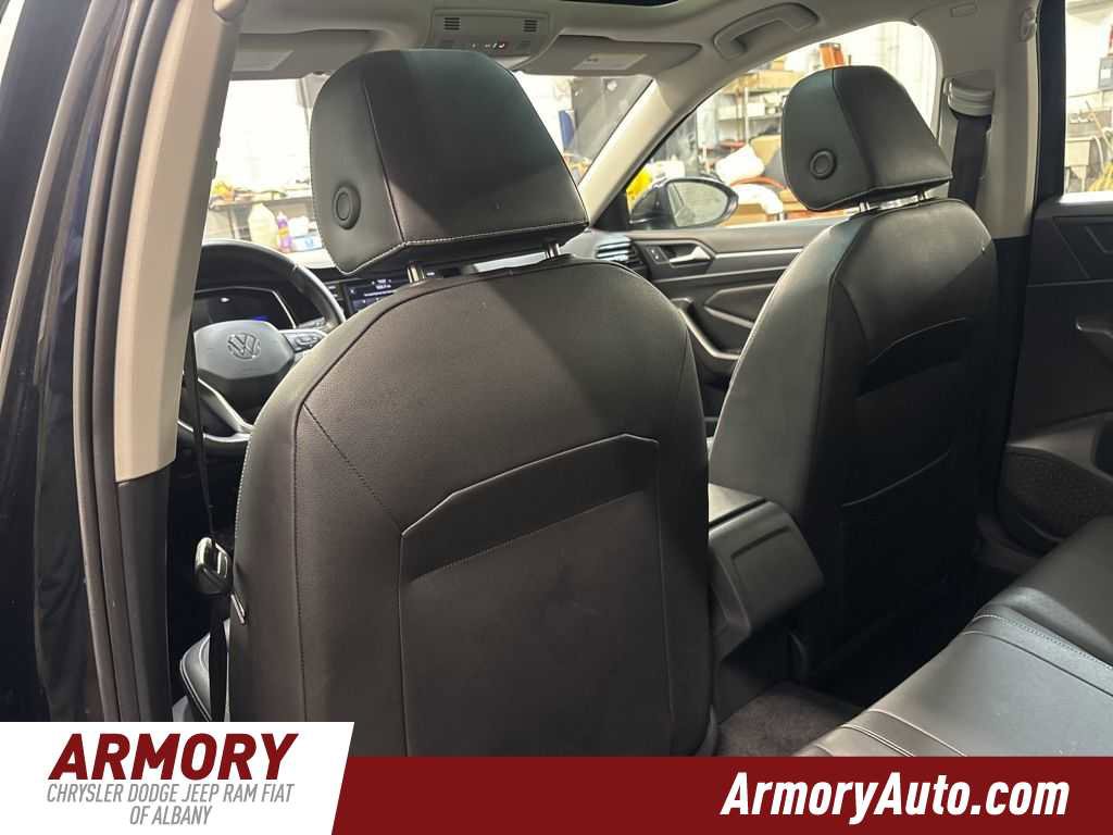 Used 2024 Volkswagen Jetta SE image 26