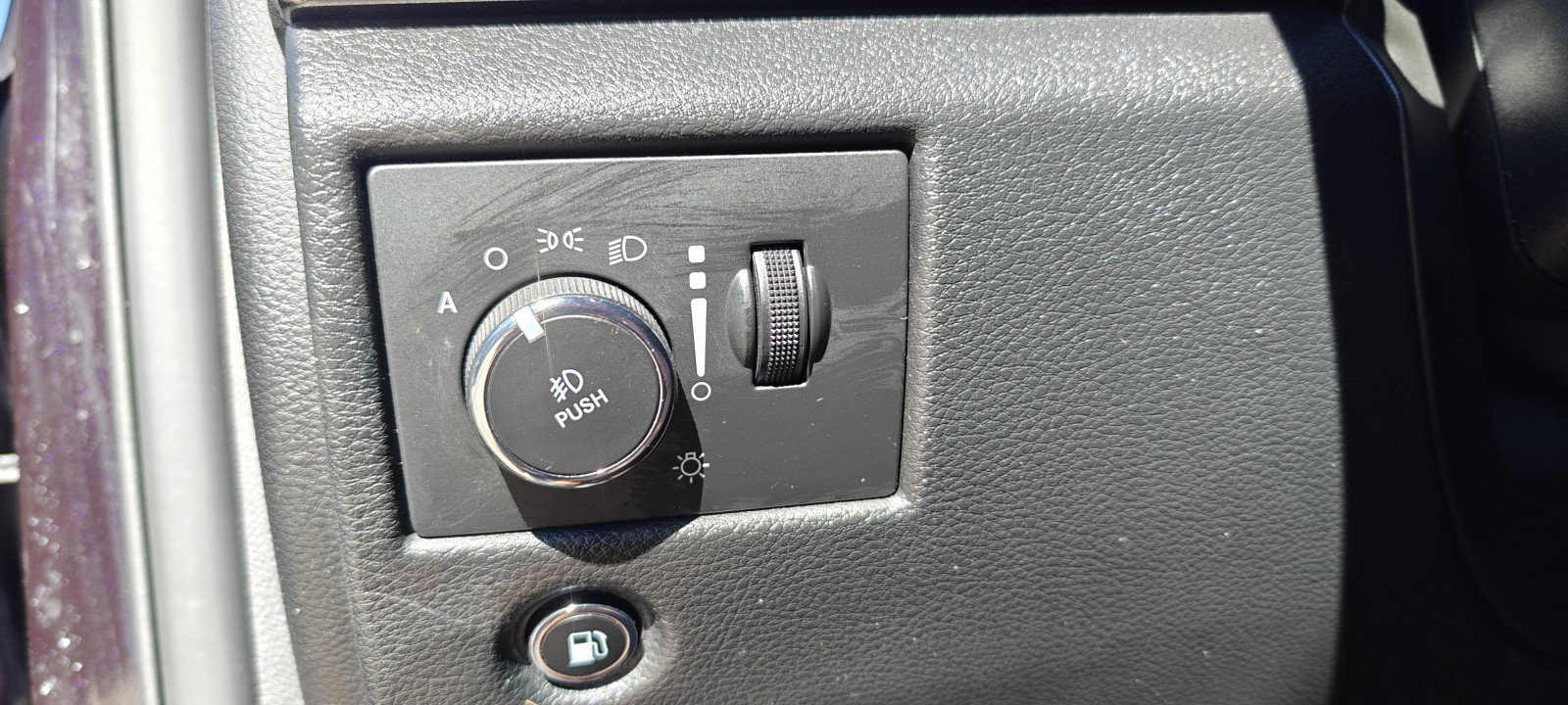 Used 2020 Jeep Grand Cherokee High Altitude image 25