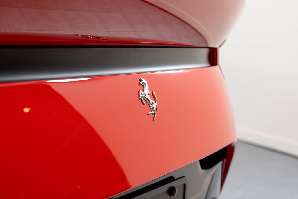 Used 2023 Ferrari 812 Competizione RWD image 9