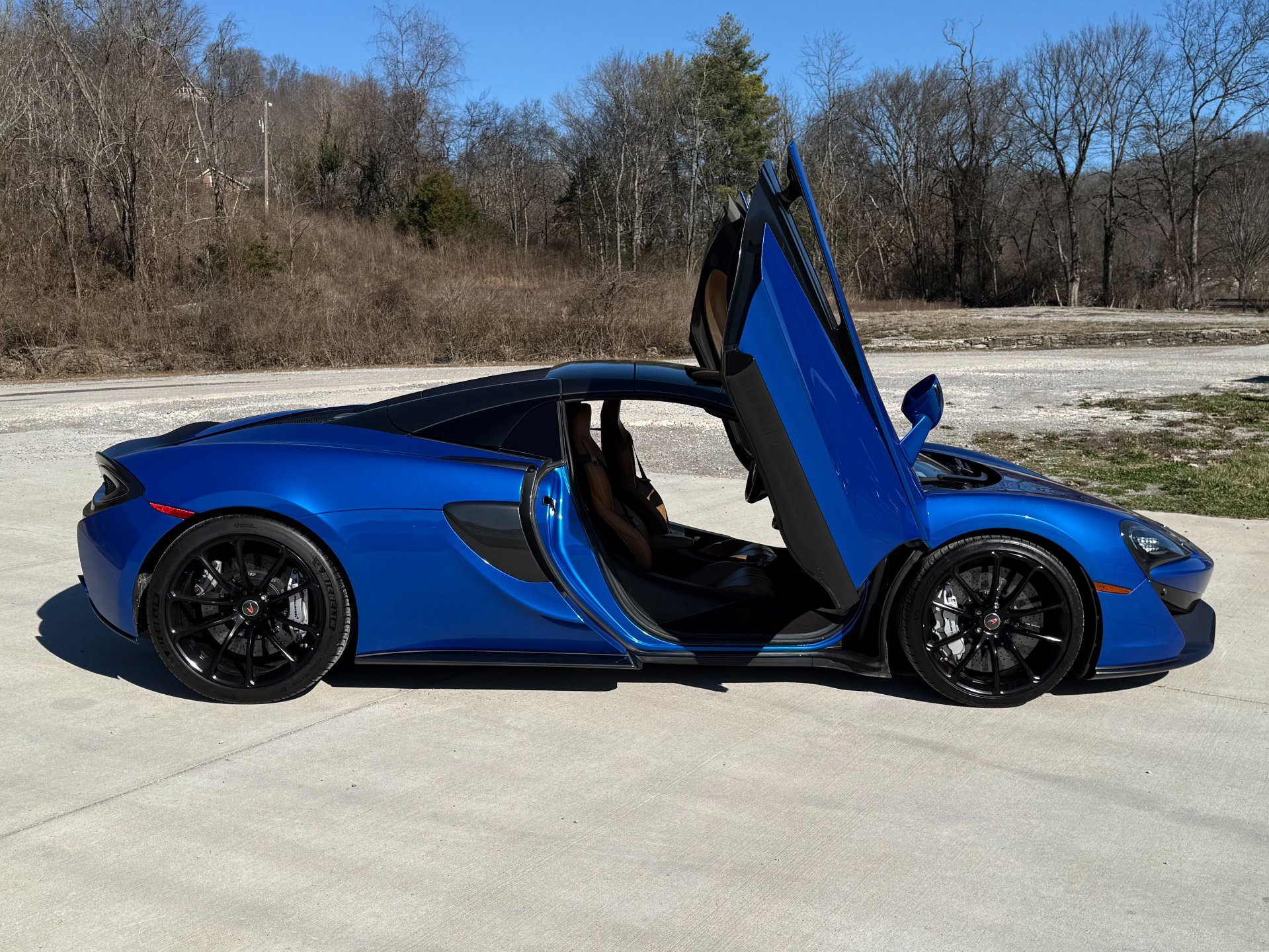 Used 2018 McLaren 570S Spider image 7