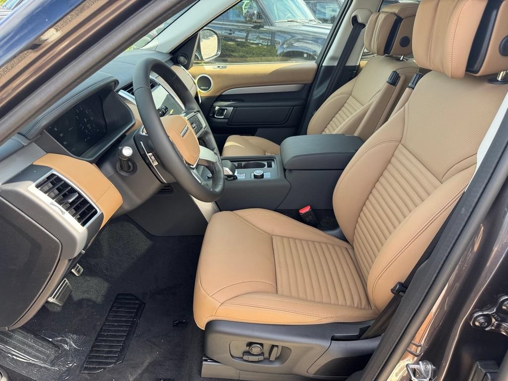 New 2026 Land Rover Discovery Limited Edition AWD/4WD image 8