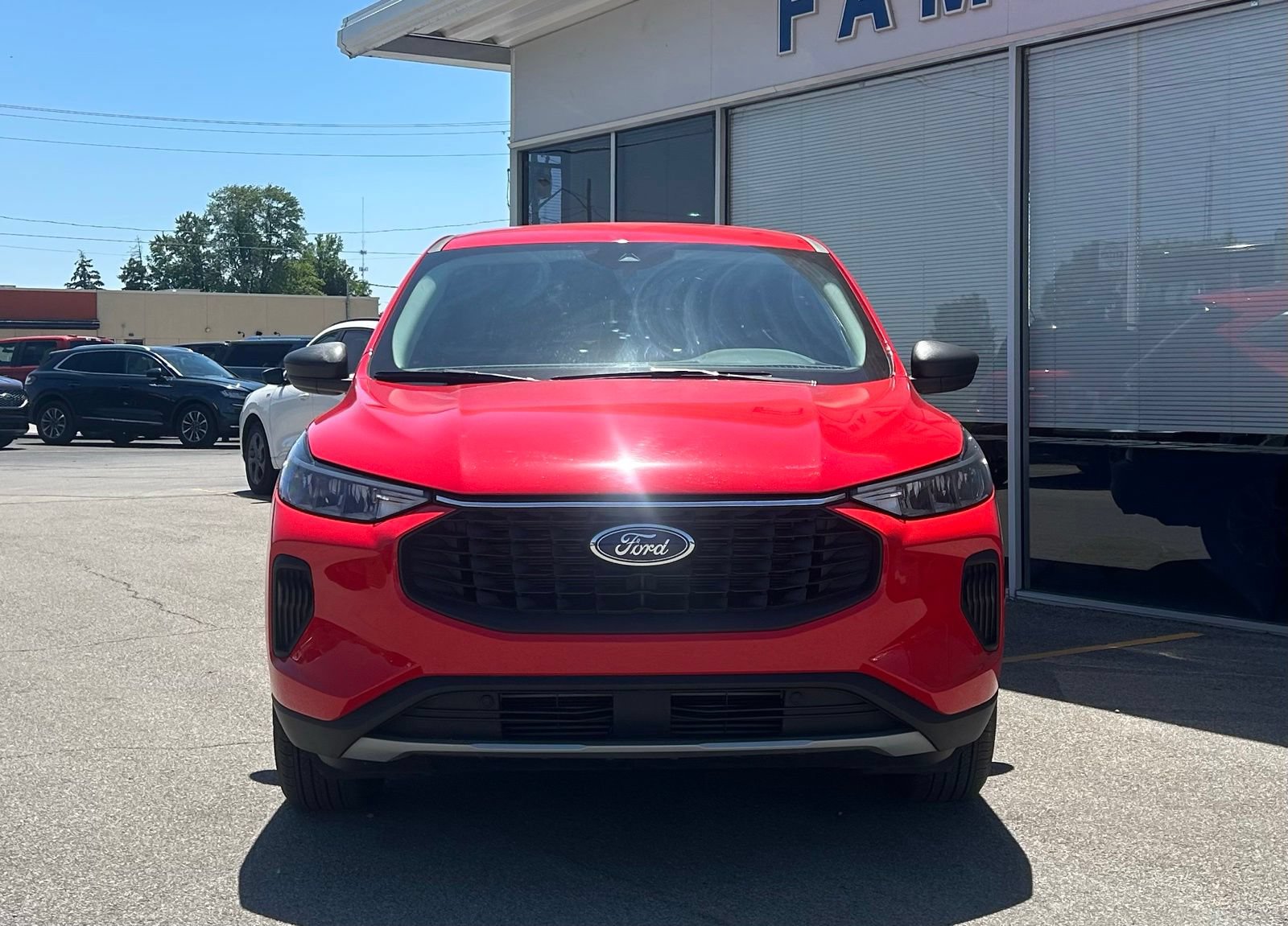 Used 2024 Ford Escape Active w/ Tech Pack #1 AWD/4WD image 2