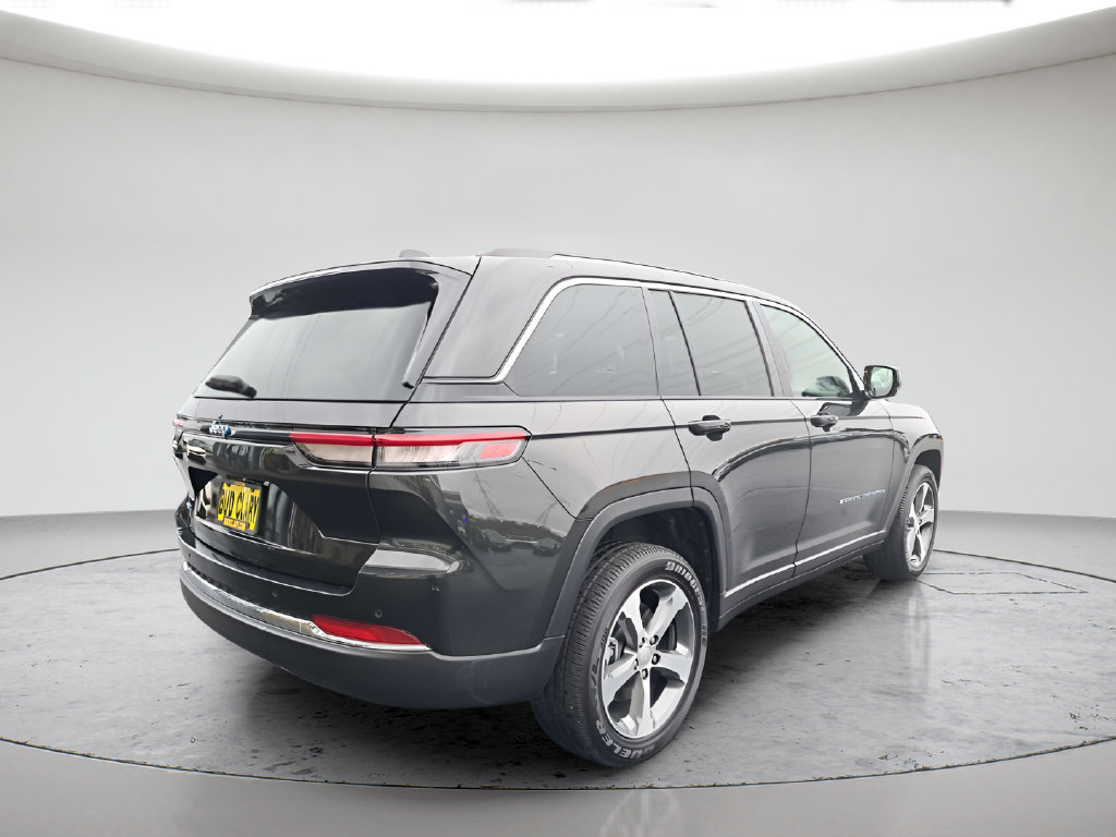 New 2023 Jeep Grand Cherokee 4WD 4xe image 5