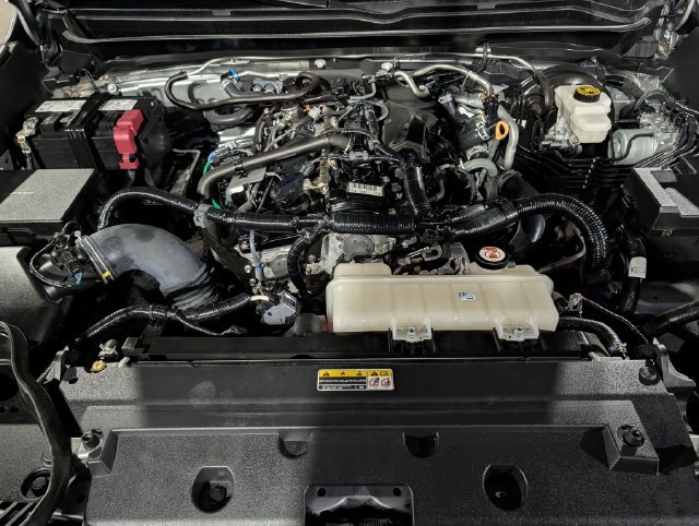 Used 2024 Toyota Tacoma SR5 AWD/4WD image 34