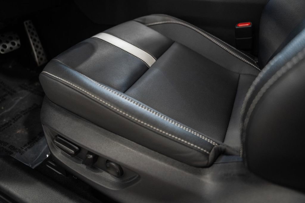 Used 2025 Toyota Camry SE image 35