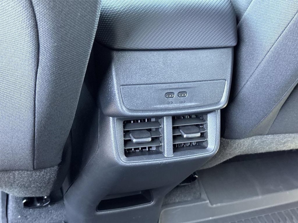 New 2027 Chevrolet Equinox LT w/ LPO, Floor Liner Package FWD image 27