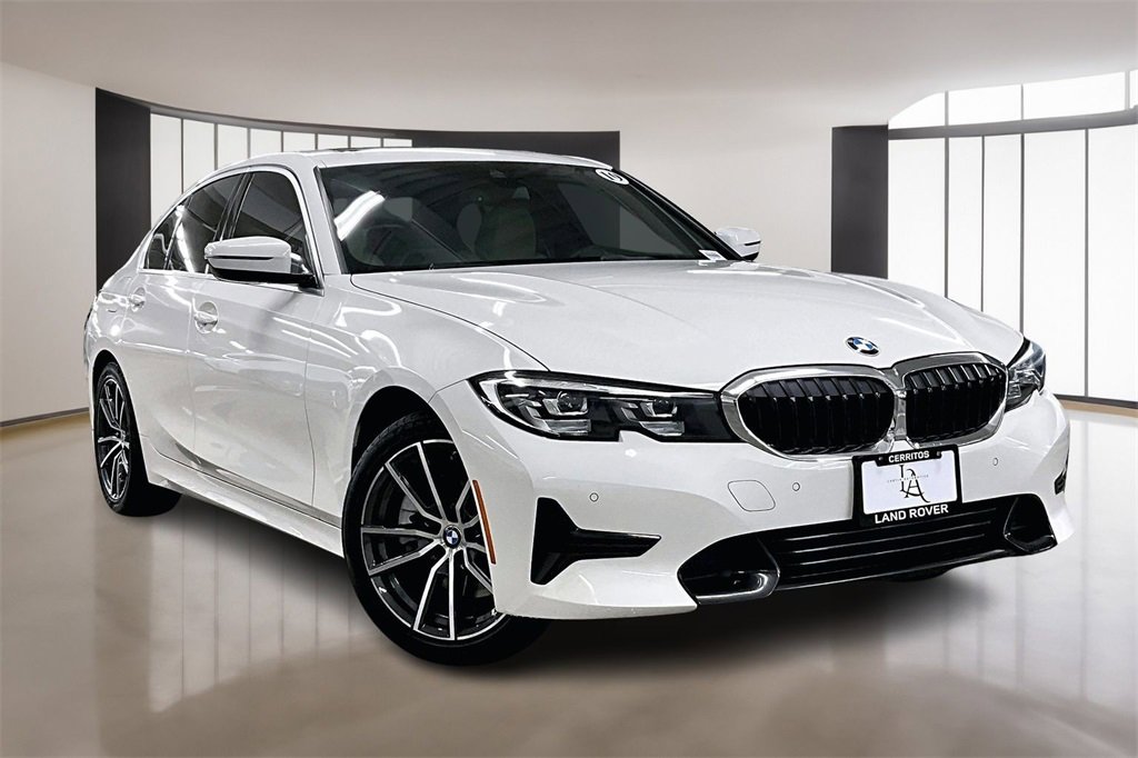 Used 2019 BMW 330i Sedan w/ Driving Assistance Package image 3