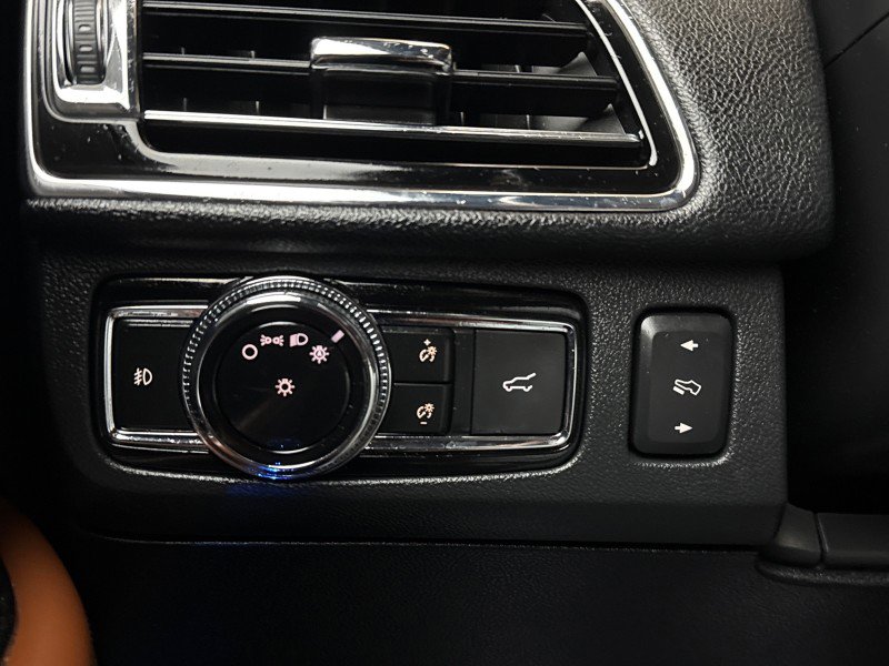 Used 2019 Lincoln Navigator Reserve w/ Cargo Package image 17