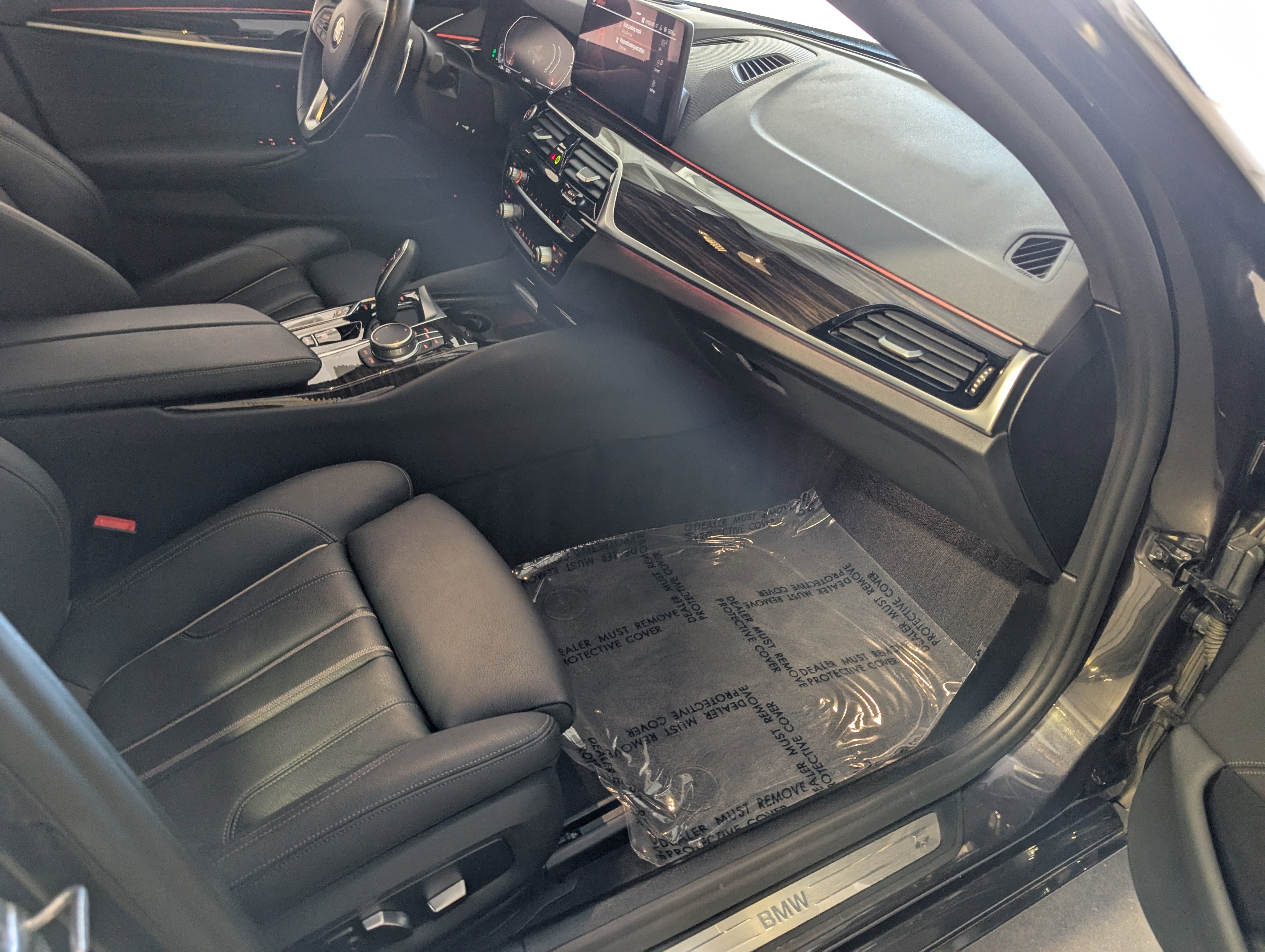 Used 2021 BMW 540i xDrive w/ Premium Package image 19