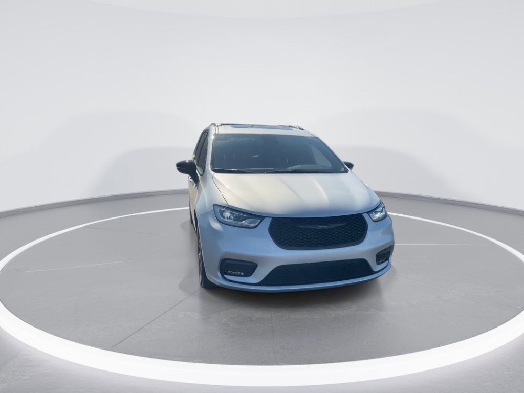 New 2026 Chrysler Pacifica Select image 3