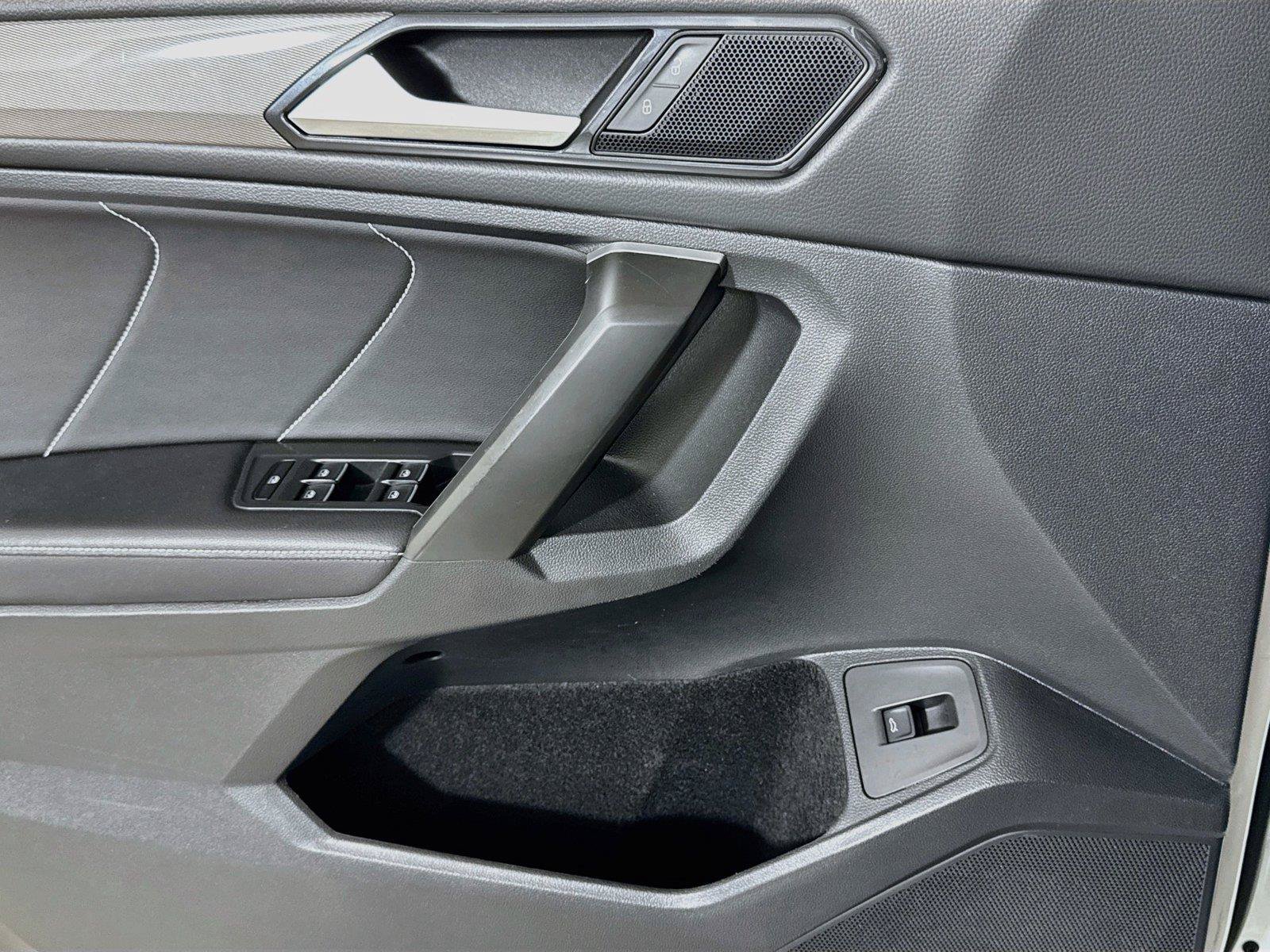 Used 2024 Volkswagen Tiguan SE FWD image 16