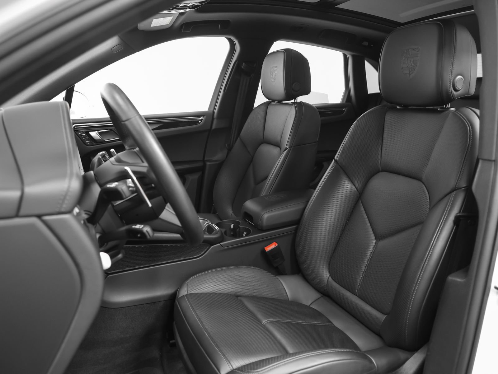 Certified 2025 Porsche Macan S image 50