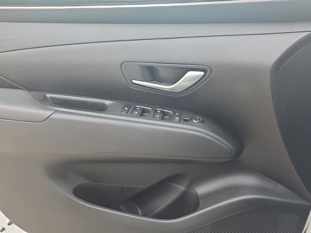 Used 2022 Hyundai Tucson SE image 14